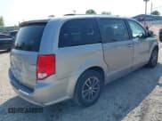 ✅ 2017 Dodge Grand Caravan SXT • VIN: 2C4RDGCG4HR863267 • Lot: 42983998. Wystawiony na IAAI z przebiegiem 162 931 mil. Bezpłatny archiwum sprzedaży aukcyjnych z USA i szczegółowy raport historii pojazdu na DreamBid. Zdjęcie 4.