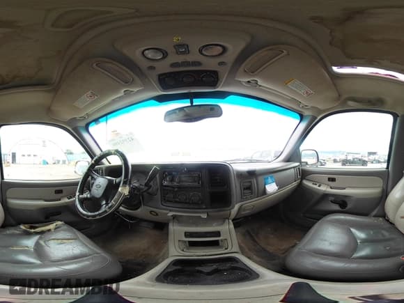 ✅ 2000 Chevrolet Suburban LS • VIN: 3GNFK16T5YG181686 • Лот: 42392480. Опубликован ранее на IAAI с пробегом 300 323 миль. Бесплатный доступ к архиву аукционных продаж из США и подробный отчёт об истории автомобиля на DreamBid. Изображение 18.