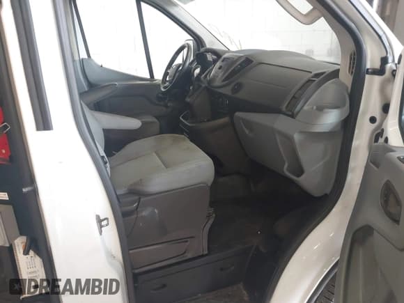 ✅ 2015 Ford Transit Cargo • VIN: 1FTNE1YG9FKB08497 • Lot: 42106682. Listed on IAAI with 158,992 mi. Free auction sales archive from the USA and detailed vehicle history report at DreamBid. Image 5.