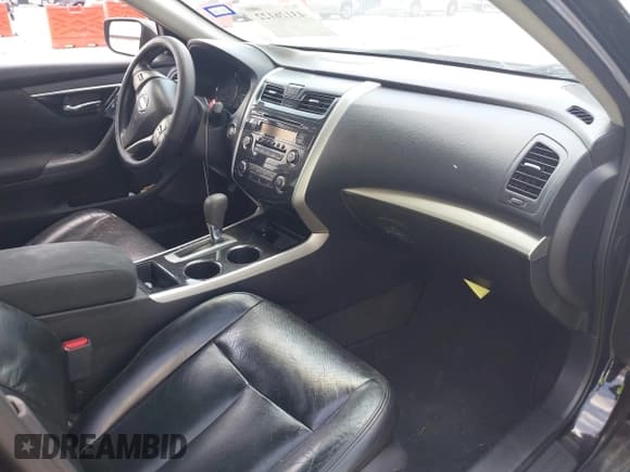 ✅ 2014 Nissan Altima S • VIN: 1N4AL3AP3EC142623 • Lot: 43126122. Wystawiony na IAAI z przebiegiem 152 098 mil. Bezpłatny archiwum sprzedaży aukcyjnych z USA i szczegółowy raport historii pojazdu na DreamBid. Zdjęcie 5.