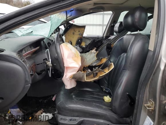 ✅ 1999 Chrysler 300M M • VIN: 2C3HE66G9XH727336 • Lot: 80636174. Wystawiony na Copart z przebiegiem 179 339 mil. Bezpłatny archiwum sprzedaży aukcyjnych z USA i szczegółowy raport historii pojazdu na DreamBid. Zdjęcie 7.