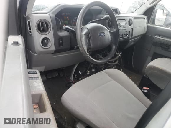 ✅ 2011 Ford Econoline Passenger XL • VIN: 1FBNE3BL0BDA01536 • Lot: 63997555. Wystawiony na Copart z przebiegiem 123 970 mil. Bezpłatny archiwum sprzedaży aukcyjnych z USA i szczegółowy raport historii pojazdu na DreamBid. Zdjęcie 8.