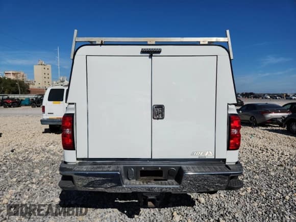 ✅ 2018 Chevrolet Silverado 2500HD Work Truck • VIN: 1GC2CUEGXJZ258052 • Лот: 87223605. Опубликован ранее на Copart с пробегом 213 180 миль. Бесплатный доступ к архиву аукционных продаж из США и подробный отчёт об истории автомобиля на DreamBid. Изображение 6.