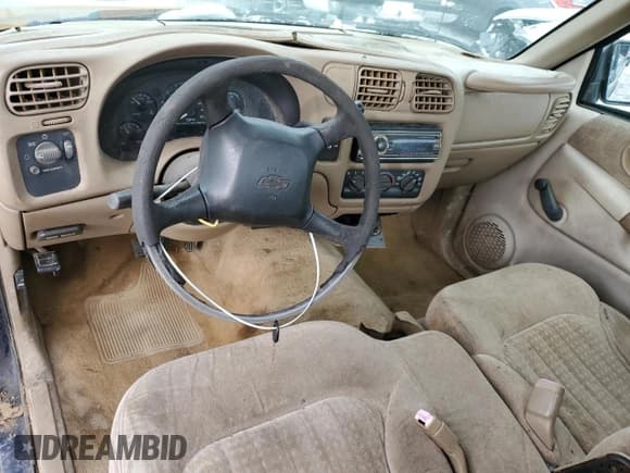 ✅ 1999 Chevrolet S-10 LS • VIN: 1GCCS1440X8167738 • Лот: 38487164. Опубликован ранее на Copart с пробегом Не указан. Бесплатный доступ к архиву аукционных продаж из США и подробный отчёт об истории автомобиля на DreamBid. Изображение 8.