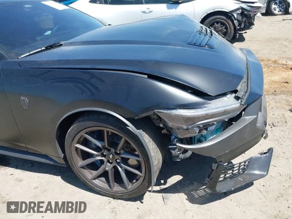 ✅ 2024 Ford Mustang Dark Horse • VIN: 1FA6P8R02R5507009 • Lot: 43121947. Listed on IAAI with 17,388 mi. Free auction sales archive from the USA and detailed vehicle history report at DreamBid. Image 6.