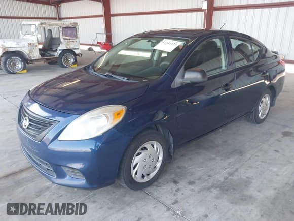 ✅ 2014 Nissan Versa SV • VIN: 3N1CN7AP0EL806095 • Lot: 42741124. Listed on IAAI with 144,211 mi. Free auction sales archive from the USA and detailed vehicle history report at DreamBid. Image 2.