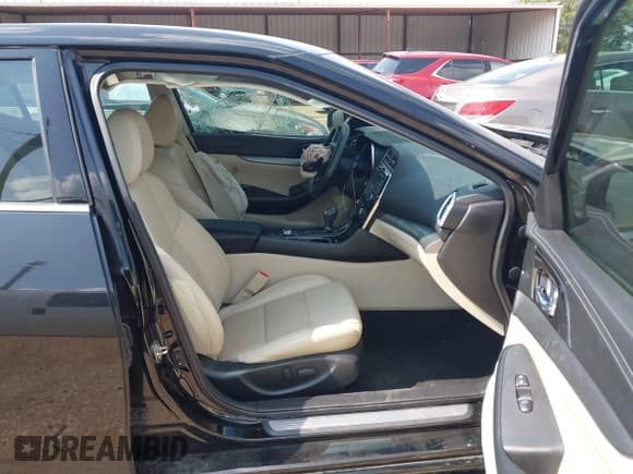 ✅ 2017 Nissan Maxima SV • VIN: 1N4AA6AP3HC387739 • Lot: 42400812. Wystawiony na IAAI z przebiegiem 153 390 mil. Bezpłatny archiwum sprzedaży aukcyjnych z USA i szczegółowy raport historii pojazdu na DreamBid. Zdjęcie 5.