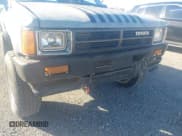 ✅ 1987 Toyota Pickup • VIN: JT4RN63R9H0132370 • Lot: 43595893. Wystawiony na IAAI z przebiegiem 249 349 mil. Bezpłatny archiwum sprzedaży aukcyjnych z USA i szczegółowy raport historii pojazdu na DreamBid. Zdjęcie 12.