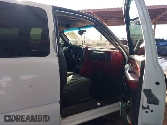 2005 Chevrolet Silverado 1500 LS z VIN 1GCEC19T75Z304025, wystawiony jako IAAI lot #43584015 z przebiegiem 126 228 mil mil oraz . Historia ofert i sprzedaży dostępna na DreamBid. Obrazek 5.