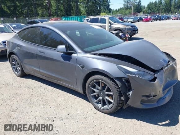 ✅ 2022 Tesla Model 3 Long Range • VIN: 5YJ3E1EB2NF182940 • Lot: 42433229. Wystawiony na IAAI z przebiegiem 31 130 mil. Bezpłatny archiwum sprzedaży aukcyjnych z USA i szczegółowy raport historii pojazdu na DreamBid. Zdjęcie 1.