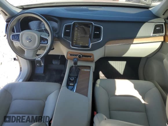 ✅ 2021 Volvo XC90 Momentum • VIN: YV4102CK4M1671794 • Лот: 84904755. Опубликован ранее на Copart с пробегом 67 158 миль. Бесплатный доступ к архиву аукционных продаж из США и подробный отчёт об истории автомобиля на DreamBid. Изображение 8.