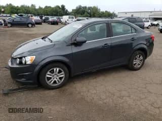 ✅ 2015 Chevrolet Sonic LT • VIN: 1G1JC5SB9F4201459 • Lot: 66769945. Wystawiony na Copart z przebiegiem 92 156 mil. Bezpłatny archiwum sprzedaży aukcyjnych z USA i szczegółowy raport historii pojazdu na DreamBid. Zdjęcie 1.