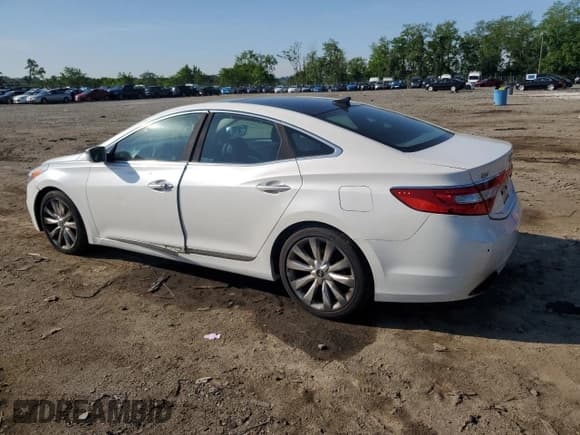 ✅ 2013 Hyundai Azera • VIN: KMHFH4JG6DA262297 • Лот: 56781155. Опубликован ранее на Copart с пробегом 234 793 миль. Бесплатный доступ к архиву аукционных продаж из США и подробный отчёт об истории автомобиля на DreamBid. Изображение 2.