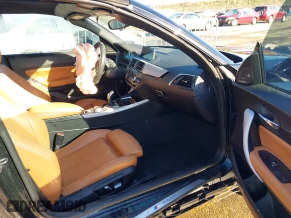 ✅ 2018 BMW 2 Series M240i • VIN: WBA2N1C56JVC27897 • Lot: 41229981. Wystawiony na IAAI z przebiegiem 39 492 mil. Bezpłatny archiwum sprzedaży aukcyjnych z USA i szczegółowy raport historii pojazdu na DreamBid. Zdjęcie 5.