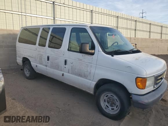✅ 2005 Ford Econoline Passenger XL • VIN: 1FMRE11L75HA12481 • Lot: 50769075. Listed on Copart with 260,238 mi. Free auction sales archive from the USA and detailed vehicle history report at DreamBid. Image 4.
