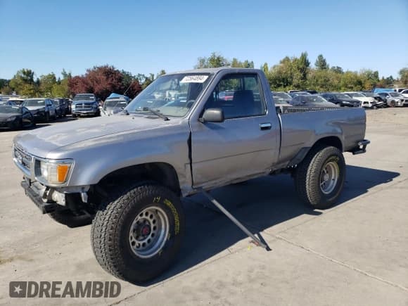 ✅ 1995 Toyota Pickup DX • VIN: 4TARN01P7SZ325940 • Lot: 72564894. Wystawiony na Copart z przebiegiem 215 120 mil. Bezpłatny archiwum sprzedaży aukcyjnych z USA i szczegółowy raport historii pojazdu na DreamBid. Zdjęcie 1.