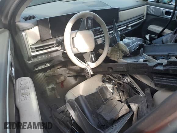 2024 Hyundai Santa Fe SEL z VIN 5NMP24GL5RH028437, wystawiony jako Copart lot #48310305 z przebiegiem 16 173 mil mil oraz Nie do naprawy • Non repairable. Historia ofert i sprzedaży dostępna na DreamBid. Obrazek 8.