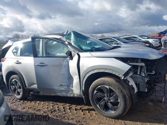 ✅ 2024 Nissan Rogue SV • VIN: JN8BT3BB9RW175118 • Лот: 43674154. Опубликован ранее на IAAI с пробегом 12 087 миль. Бесплатный доступ к архиву аукционных продаж из США и подробный отчёт об истории автомобиля на DreamBid. Изображение 14.