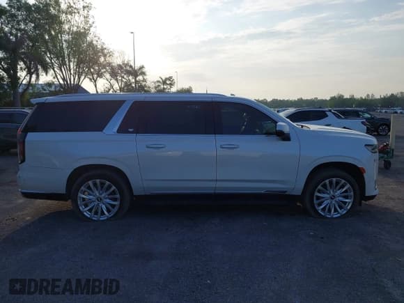 ✅ 2023 Cadillac Escalade ESV RWD Luxury • VIN: 1GYS3JKLXPR558662 • Lot: 42340734. Wystawiony na IAAI z przebiegiem 51 590 mil. Bezpłatny archiwum sprzedaży aukcyjnych z USA i szczegółowy raport historii pojazdu na DreamBid. Zdjęcie 13.