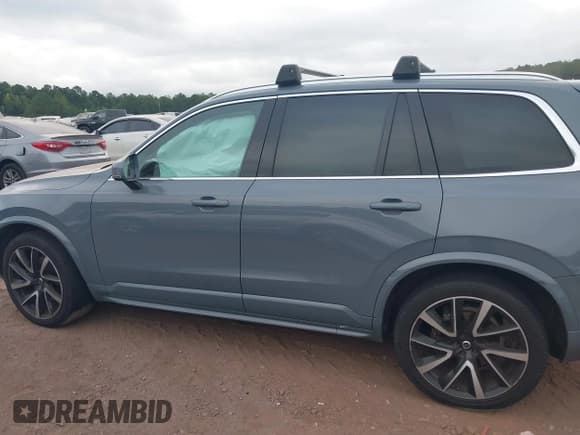 ✅ 2022 Volvo XC90 Momentum • VIN: YV4A221K5N1788329 • Lot: 42938978. Listed on IAAI with 41,844 mi. Free auction sales archive from the USA and detailed vehicle history report at DreamBid. Image 13.