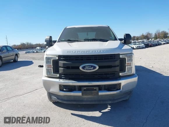 ✅ 2019 Ford F-250 XL • VIN: 1FT7W2B6XKEC99870 • Lot: 43619134. Wystawiony na IAAI z przebiegiem Nie podano. Bezpłatny archiwum sprzedaży aukcyjnych z USA i szczegółowy raport historii pojazdu na DreamBid. Zdjęcie 13.