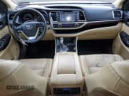 ✅ 2014 Toyota Highlander Limited • VIN: 5TDDCRFHXES005995 • Лот: 70579725. Опубликован ранее на Copart с пробегом 155 393 миль. Бесплатный доступ к архиву аукционных продаж из США и подробный отчёт об истории автомобиля на DreamBid. Изображение 8.