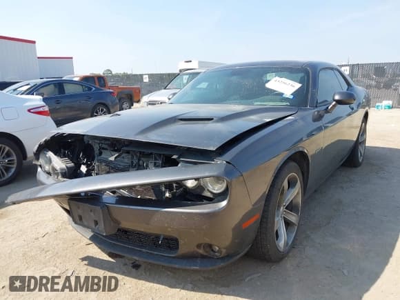 ✅ 2015 Dodge Challenger R/T • VIN: 2C3CDZAT6FH865448 • Lot: 43256236. Wystawiony na IAAI z przebiegiem 216 862 mil. Bezpłatny archiwum sprzedaży aukcyjnych z USA i szczegółowy raport historii pojazdu na DreamBid. Zdjęcie 17.