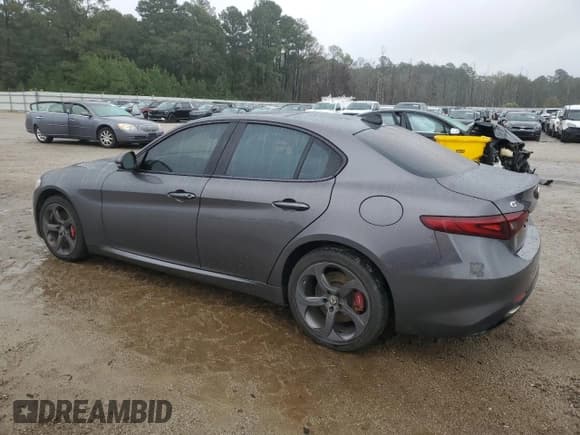 ✅ 2017 Alfa Romeo Giulia • VIN: ZARFAEDN1H7550133 • Лот: 90514565. Опубликован ранее на Copart с пробегом 145 376 миль. Бесплатный доступ к архиву аукционных продаж из США и подробный отчёт об истории автомобиля на DreamBid. Изображение 2.