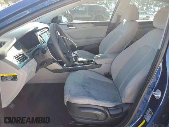 ✅ 2016 Hyundai Sonata 2.4L • VIN: 5NPE24AF4GH275605 • Lot: 85835345. Wystawiony na Copart z przebiegiem 204 931 mil mil. Skorzystaj z bezpłatnego archiwum sprzedaży aukcyjnych z USA i zobacz szczegółowy raport historii pojazdu na DreamBid. Zdjęcie 7.