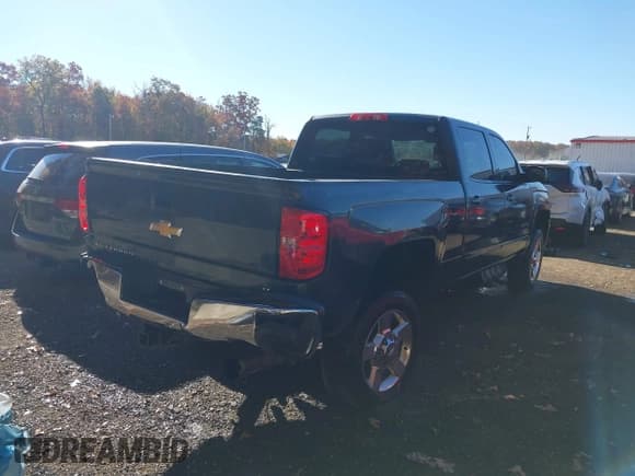 ✅ 2019 Chevrolet Silverado 2500HD LT • VIN: 1GC1KSEY1KF185426 • Лот: 40644945. Опубликован ранее на IAAI с пробегом 111 476 миль. Бесплатный доступ к архиву аукционных продаж из США и подробный отчёт об истории автомобиля на DreamBid. Изображение 4.