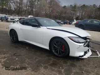 ✅ 2024 Nissan Z Performance • VIN: JN1BZ4BH5RM363668 • Лот: 47549695. Опубликован ранее на Copart с пробегом 2 303 миль. Бесплатный доступ к архиву аукционных продаж из США и подробный отчёт об истории автомобиля на DreamBid. Изображение 4.