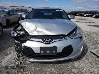 ✅ 2014 Hyundai Veloster • VIN: KMHTC6ADXEU217978 • Lot: 78238444. Wystawiony na Copart z przebiegiem 175 891 mil. Bezpłatny archiwum sprzedaży aukcyjnych z USA i szczegółowy raport historii pojazdu na DreamBid. Zdjęcie 5.