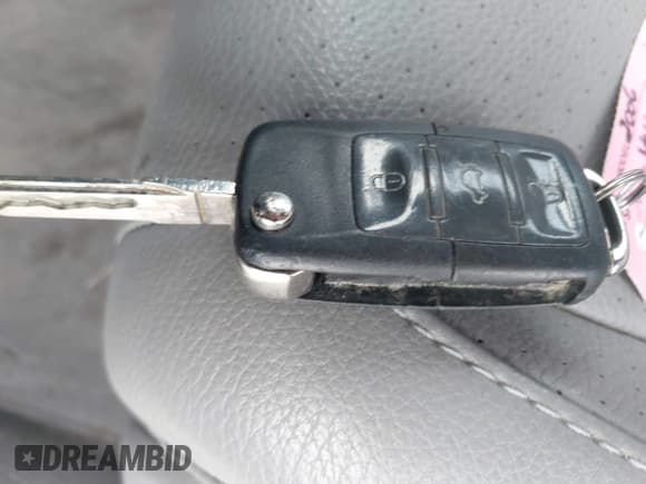 ✅ 2006 Volkswagen Jetta 2.5L • VIN: 3VWSF71KX6M730663 • Лот: 42944562. Опубликован ранее на IAAI с пробегом 150 255 миль. Бесплатный доступ к архиву аукционных продаж из США и подробный отчёт об истории автомобиля на DreamBid. Изображение 11.