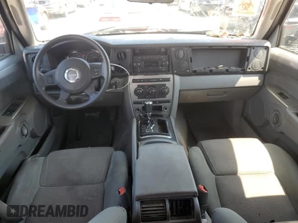 ✅ 2007 Jeep Commander Sport • VIN: 1J8HG48K07C684965 • Лот: 58061005. Опубликован ранее на Copart с пробегом 208 951 миль. Бесплатный доступ к архиву аукционных продаж из США и подробный отчёт об истории автомобиля на DreamBid. Изображение 8.