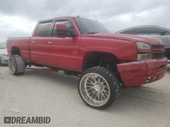 ✅ 2005 Chevrolet Silverado 2500HD LS • VIN: 1GCHK23285F894999 • Lot: 91209125. Wystawiony na Copart z przebiegiem Nie podano. Bezpłatny archiwum sprzedaży aukcyjnych z USA i szczegółowy raport historii pojazdu na DreamBid. Zdjęcie 4.
