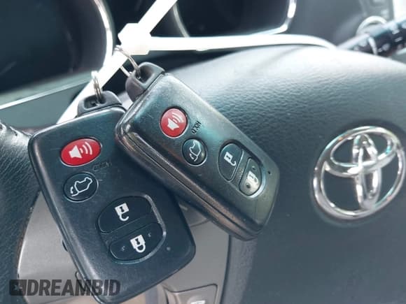 ✅ 2010 Toyota Highlander Limited • VIN: JTEDK3EH2A2154190 • Lot: 42833016. Listed on IAAI with 183,363 mi. Free auction sales archive from the USA and detailed vehicle history report at DreamBid. Image 11.