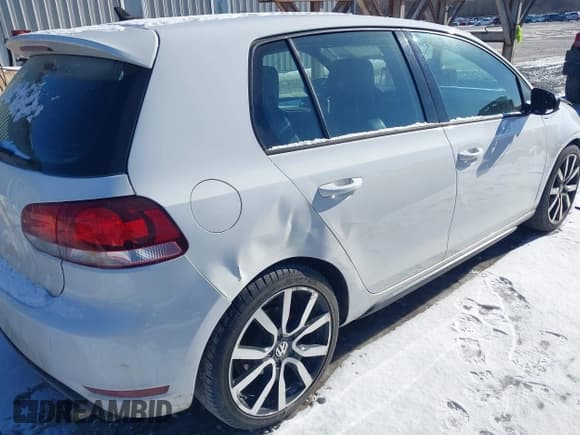 ✅ 2012 Volkswagen Golf GTI w/Conv & Sunroof PZEV • VIN: WVWGD7AJ2CW236752 • Лот: 41362478. Опубликован ранее на IAAI с пробегом 128 981 миль. Бесплатный доступ к архиву аукционных продаж из США и подробный отчёт об истории автомобиля на DreamBid. Изображение 6.