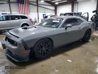 ✅ 2017 Dodge Challenger 392 Hemi Scat Pack Shaker • VIN: 2C3CDZFJ7HH587606 • Лот: 91419505. Опубликован ранее на Copart с пробегом 42 533 миль. Бесплатный доступ к архиву аукционных продаж из США и подробный отчёт об истории автомобиля на DreamBid. Изображение 1.