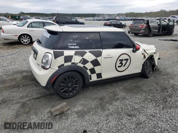 2016 MINI Hardtop с VIN WMWXP5C53GT739898, выставлен на аукционе Copart как лот 86093165 с пробегом 76 458 миль миль и Списание • Salvage title. История ставок и продаж доступна на DreamBid. Изображение 3.