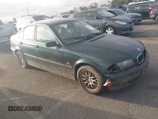 1999 BMW 3 Series 328i z VIN WBAAM5339XFR10536, wystawiony jako IAAI lot #42242648 z przebiegiem 166 227 mil mil oraz . Historia ofert i sprzedaży dostępna na DreamBid. Obrazek 1.