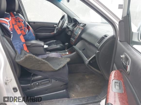 ✅ 2005 Acura MDX Touring • VIN: 2HNYD18765H526421 • Lot: 42080034. Listed on IAAI with 276,689 mi. Free auction sales archive from the USA and detailed vehicle history report at DreamBid. Image 5.