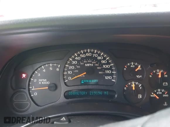 ✅ 2005 Chevrolet Suburban LT • VIN: 1GNFK16Z75J175855 • Лот: 43008638. Опубликован ранее на IAAI с пробегом 219 196 миль. Бесплатный доступ к архиву аукционных продаж из США и подробный отчёт об истории автомобиля на DreamBid. Изображение 7.