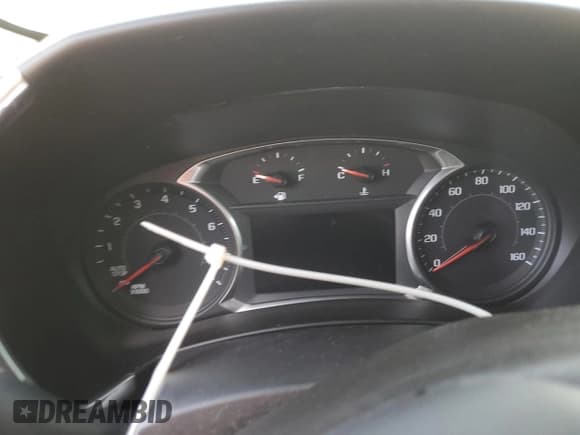 ✅ 2018 Chevrolet Equinox Premier • VIN: 2GNAXVEV1J6141015 • Лот: 84877835. Опубликован ранее на Copart с пробегом Не указан. Бесплатный доступ к архиву аукционных продаж из США и подробный отчёт об истории автомобиля на DreamBid. Изображение 9.