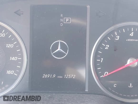 ✅ 2021 Mercedes-Benz GLC 300 • VIN: W1N0J8EB0MF950523 • Lot: 42933307. Listed on IAAI with 12,572 mi. Free auction sales archive from the USA and detailed vehicle history report at DreamBid. Image 7.