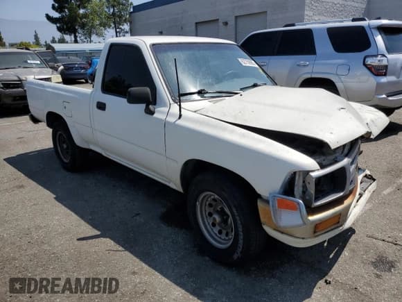 ✅ 1992 Toyota Pickup • VIN: 4TARN81A4NZ004727 • Lot: 62759985. Listed on Copart with 197,747 mi. Free auction sales archive from the USA and detailed vehicle history report at DreamBid. Image 4.