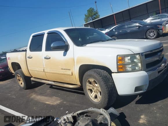 ✅ 2011 Chevrolet Silverado 1500 LTZ • VIN: 3GCPKTE33BG352680 • Lot: 43382370. Listed on IAAI with 196,852 mi. Free auction sales archive from the USA and detailed vehicle history report at DreamBid. Image 14.
