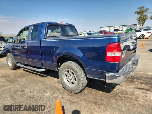 ✅ 2007 Ford F-150 XL • VIN: 1FTPX12547KB41144 • Lot: 85853475. Wystawiony na Copart z przebiegiem 198 996 mil. Bezpłatny archiwum sprzedaży aukcyjnych z USA i szczegółowy raport historii pojazdu na DreamBid. Zdjęcie 2.