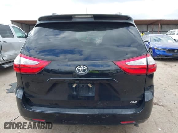 ✅ 2016 Toyota Sienna XLE • VIN: 5TDYK3DC6GS718551 • Lot: 41537134. Listed on IAAI with 114,839 mi. Free auction sales archive from the USA and detailed vehicle history report at DreamBid. Image 16.