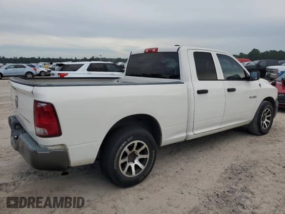 2009 Dodge 1500 SLT z VIN 1D3HB18P49S768965, wystawiony jako Copart lot #69381624 z przebiegiem 266 672 mil mil oraz Czysty tytuł • Clean title. Historia ofert i sprzedaży dostępna na DreamBid. Obrazek 3.