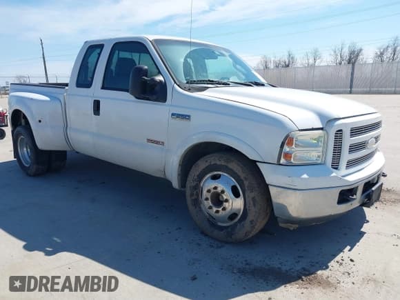 ✅ 2004 Ford F-250 XL • VIN: 1FTNX20P14ED45752 • Lot: 41655629. Listed on IAAI with 321,877 mi. Free auction sales archive from the USA and detailed vehicle history report at DreamBid. Image 1.